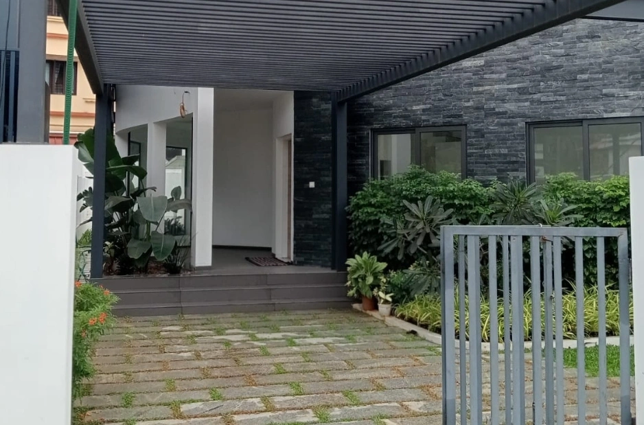 Luxury 5 BHK Villa for Sale in Thrippunithura