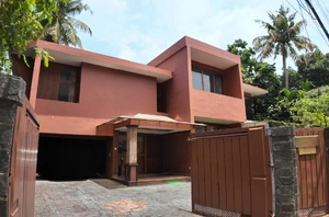 Heritage Bungalow for Sale in Thevara, Kochi