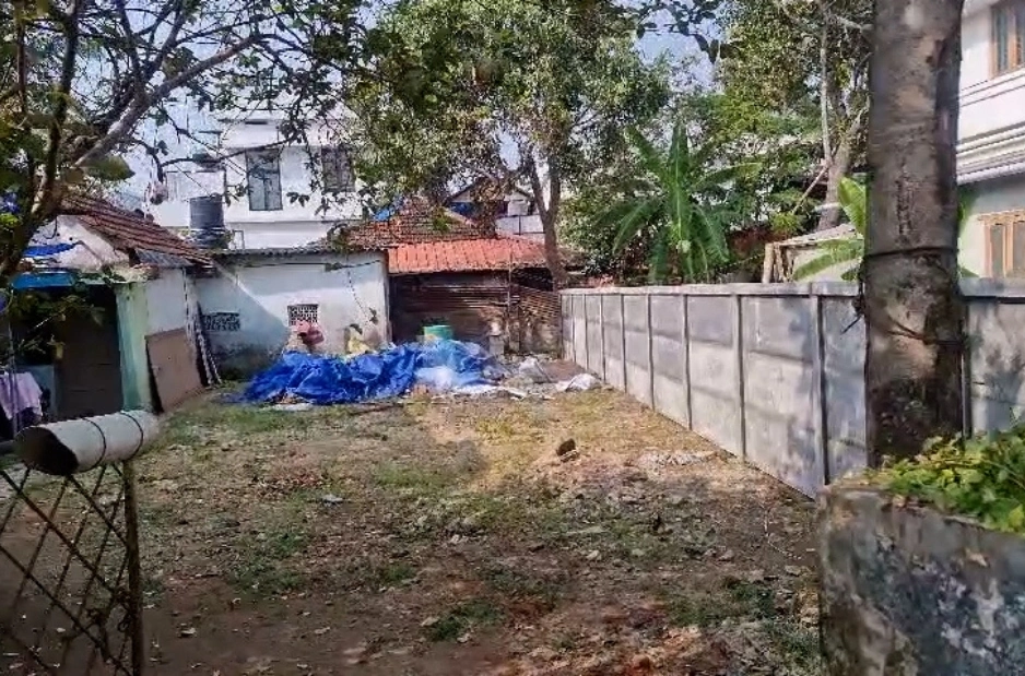 Plot for Sale in Konthuruthy
