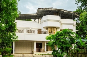 3BHK Home for Short Stays in Chittoor Road, Kochi